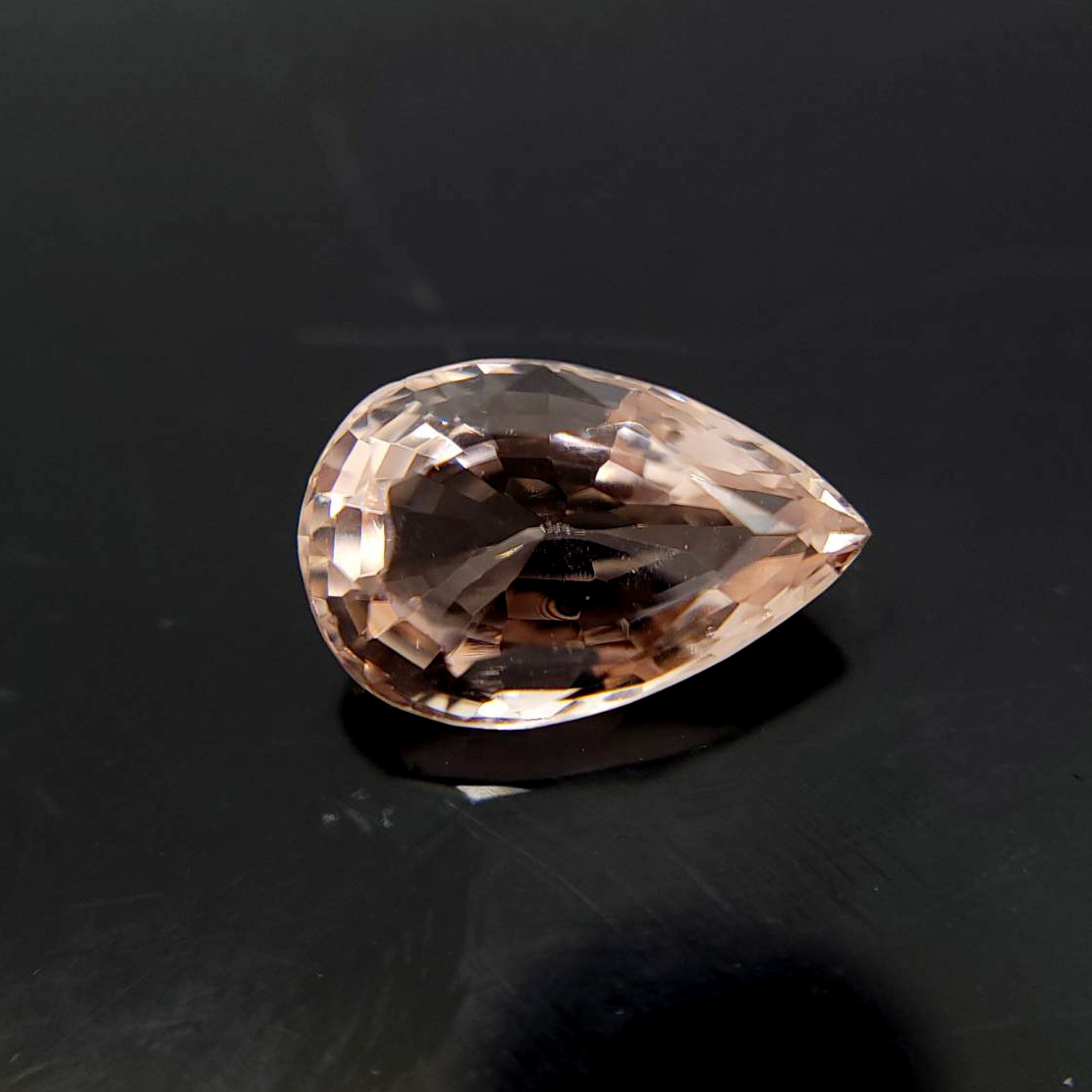 粉紅色方柱石(Scapolite)