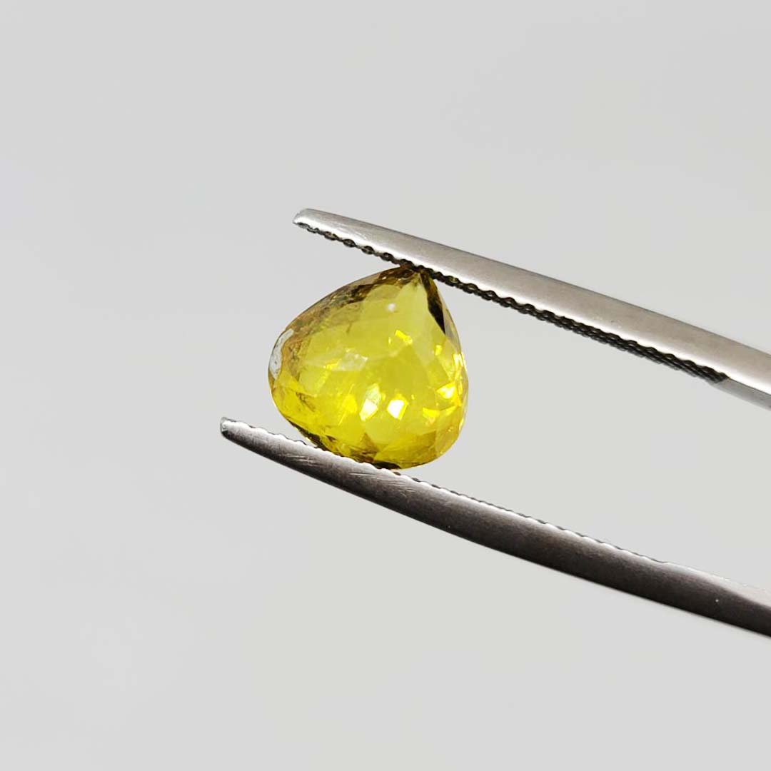 榍石裸石(Sphene)
