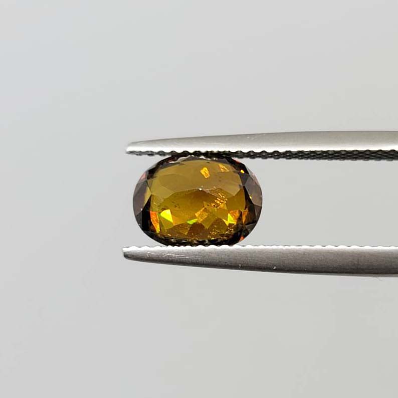 榍石裸石(Sphene)