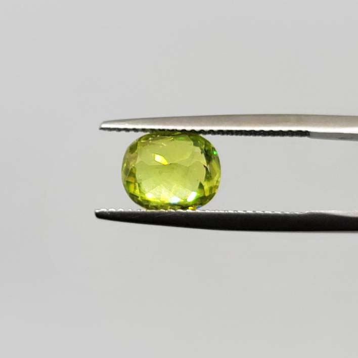 榍石裸石(Sphene)