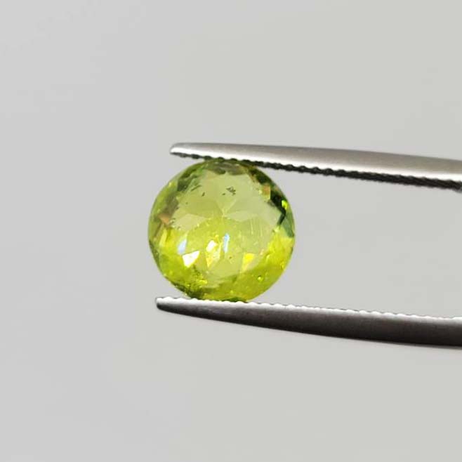 榍石裸石(Sphene)
