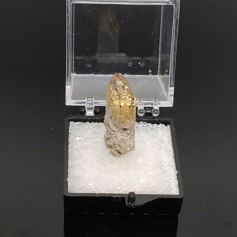 圖示-黃色托帕石晶體