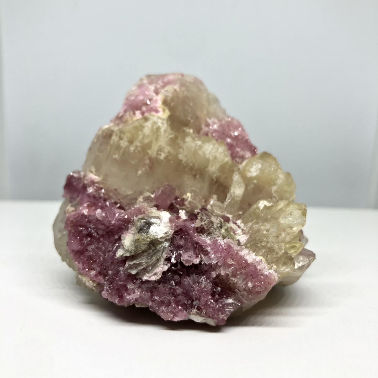 圖示-電氣石/碧璽晶體(Tourmaline)