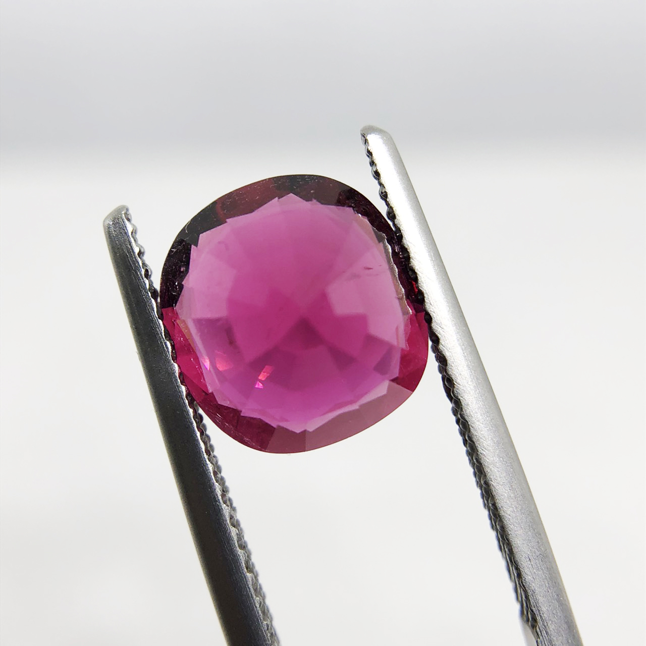 圖示-紅寶碧璽裸石(Red Tourmaline/Tourmaline)