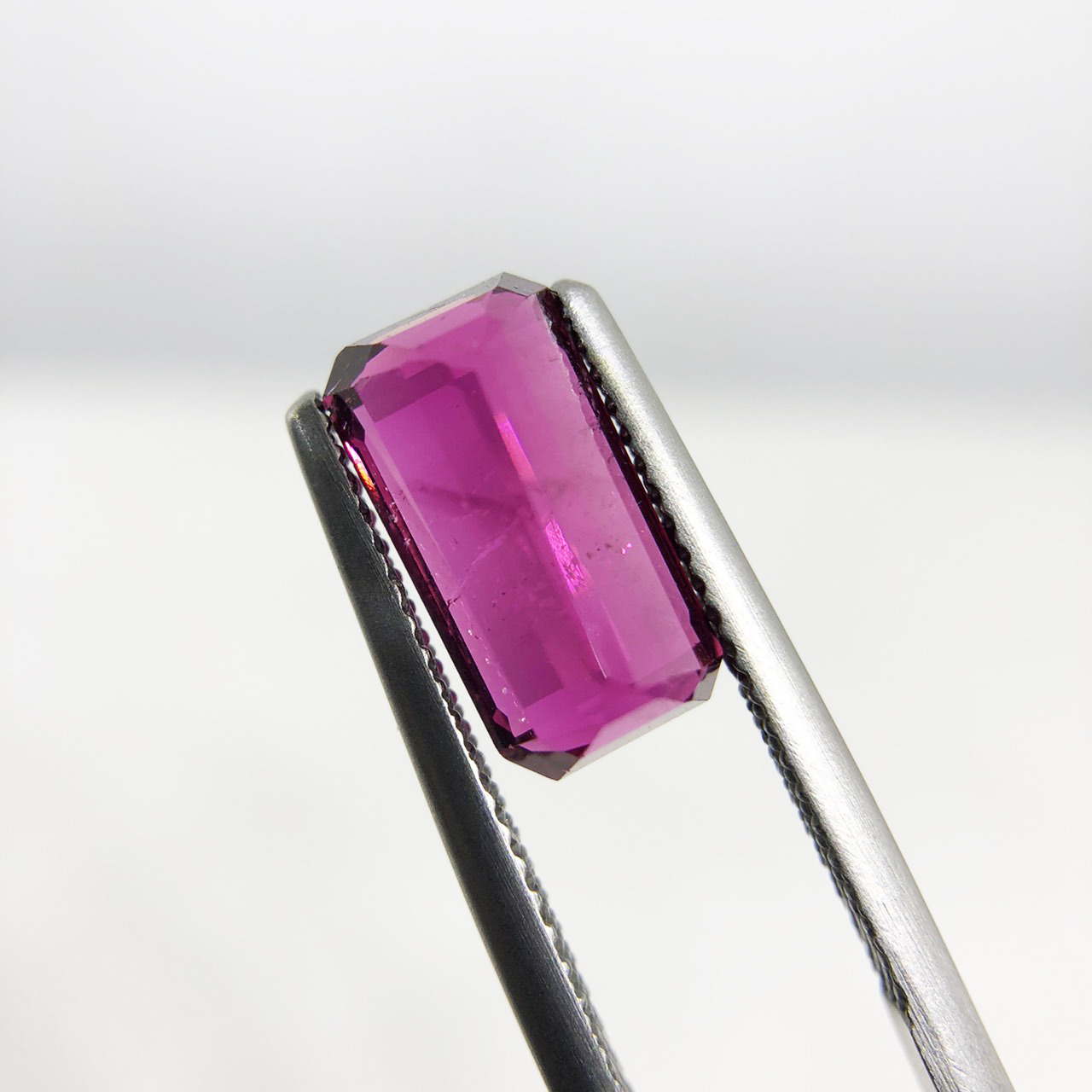 圖示-紅寶碧璽裸石(Red Tourmaline/Tourmaline)